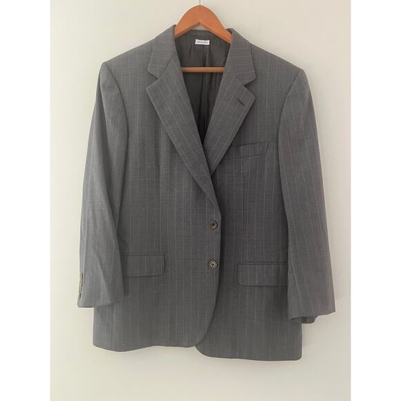 Brioni Pinstripe 2 Piece Wool Suit Charcoal Gray Made in Italy Size 44 38 US - Picture 2 of 12